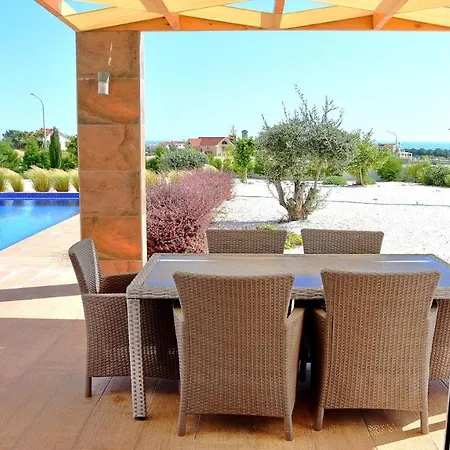 Villa Toscano Coral Bay