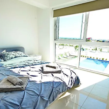 Villa Toscano Coral Bay