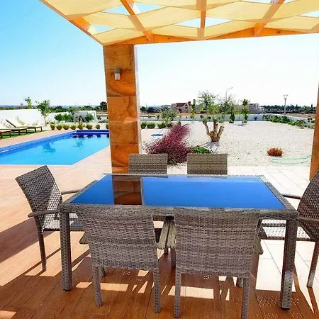 Toscano Villa Coral Bay